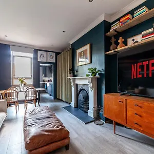 Arte - 2 Bed Luxurious Flat, Garden, 5min Dalston St., Parking Available, Serviced - Up To 5 Ppl , London United Kingdom